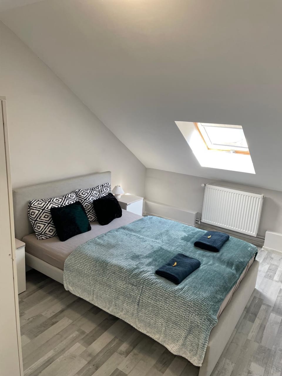 Bed, Photo of the whole room