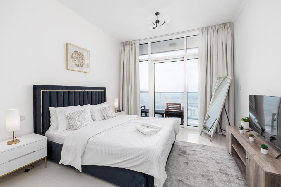 Bed, TV and multimedia, Bedroom, hair dresser