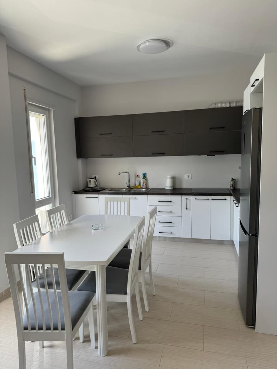 Seafront Balcony Apartment Apartment in Vlorë