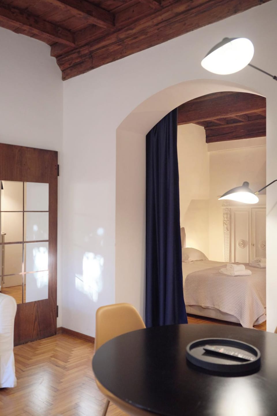 Bed, Photo of the whole room, wardrobe