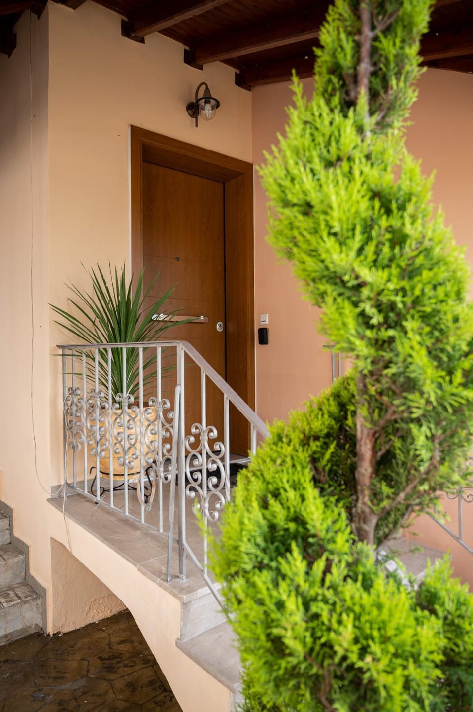 Facade/entrance