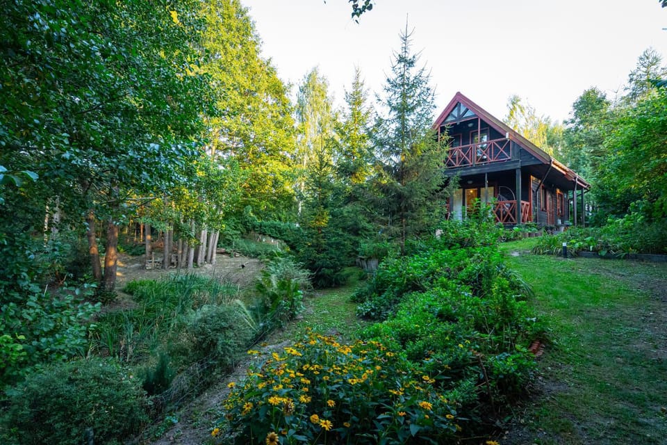 Property building, Spring, Day, Natural landscape, Garden, View (from property/room), Cycling, Garden view, Location