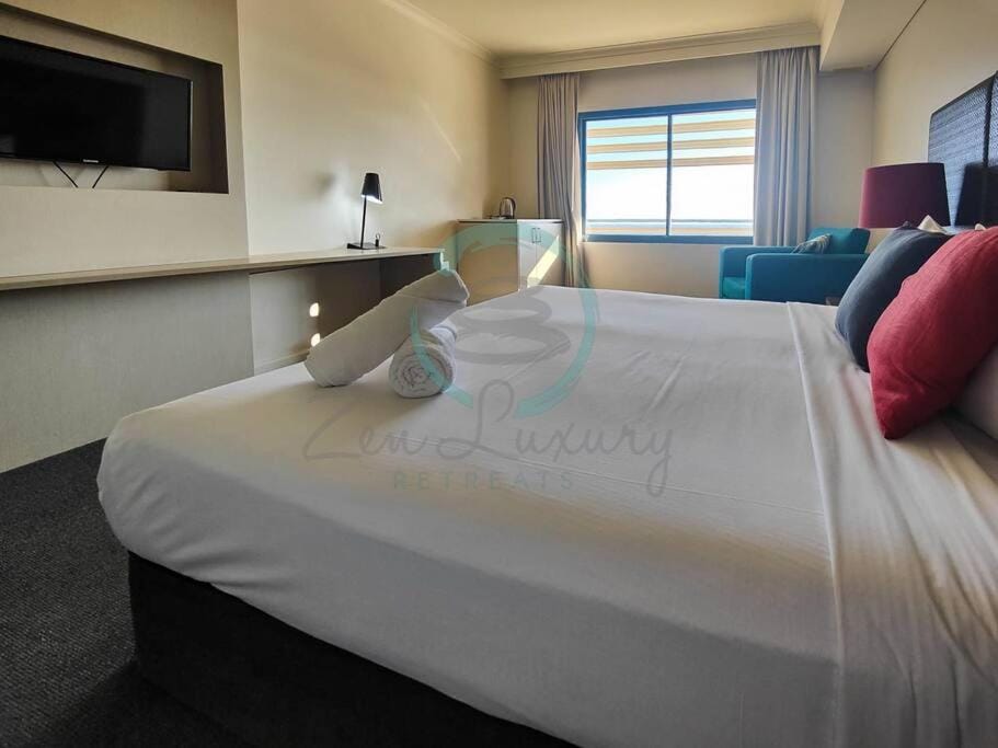 ZEN88 ESPLANADE: Hotel Suite w/ Ocean/Sunset Views Apartment in Darwin