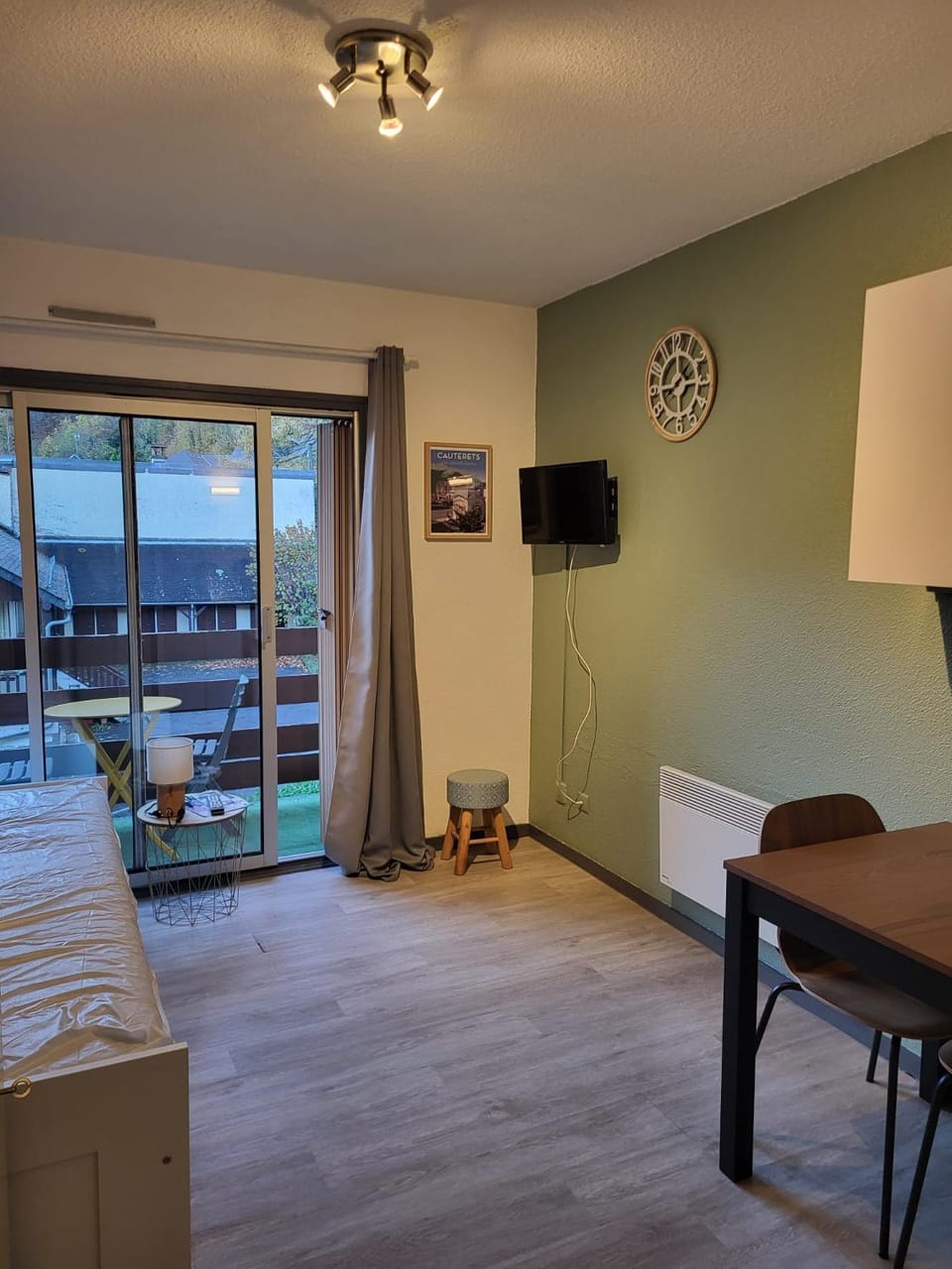 Joli studio vue sur les montagnes avec balcon Apartment in Cauterets