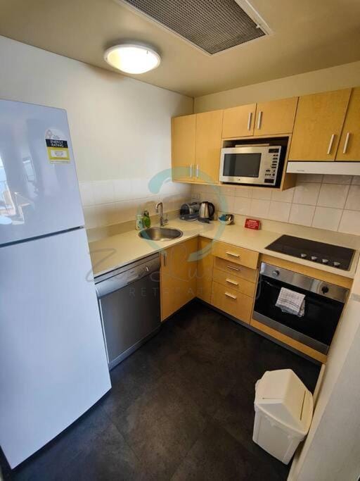 ZEN88 ESPLANADE: 1-BR Top Floor Ocean View Suite Apartment in Darwin