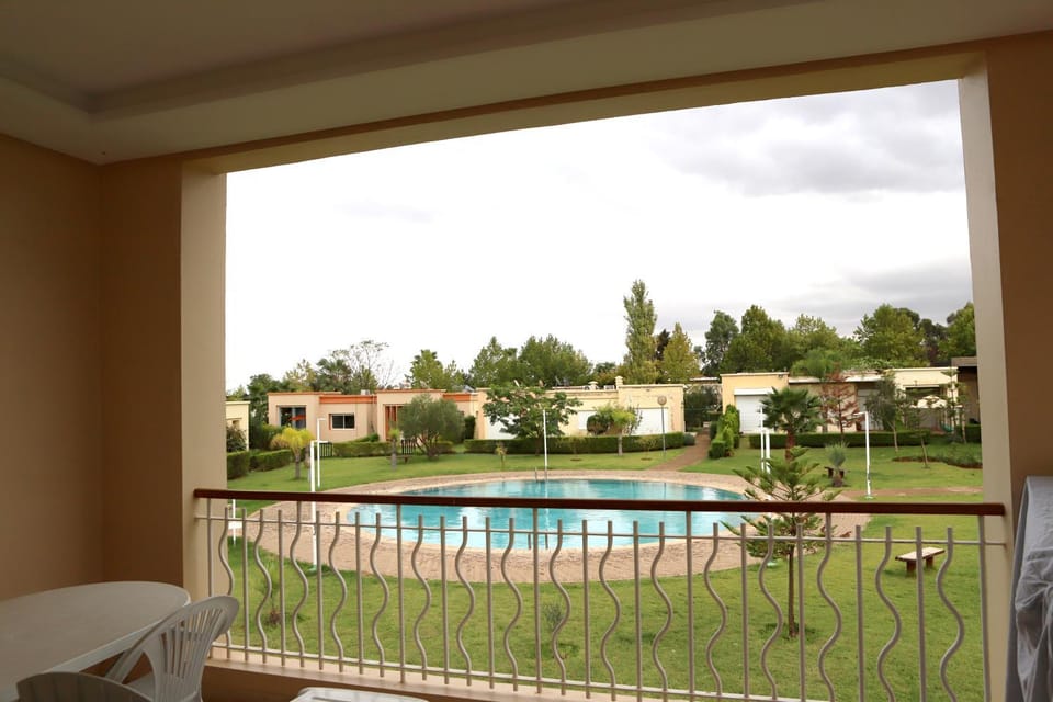 Property building, Garden, Garden view, Pool view, Swimming pool