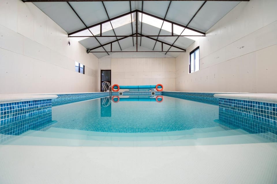 Property building, Swimming pool