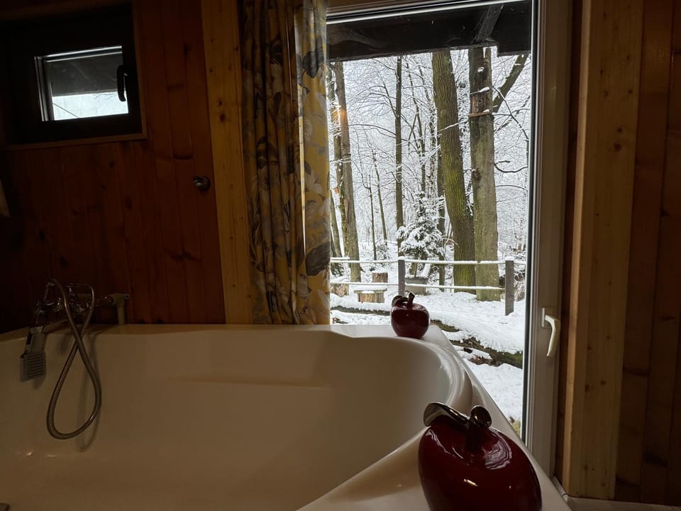 Romantyczna Chatka Nature lodge in Lesser Poland Voivodeship