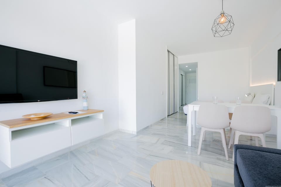 TV and multimedia, Living room, Dining area