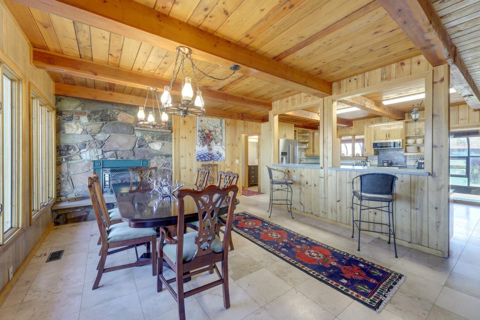 Spacious Pinedale Home w/ Mountain Range View House in Wyoming