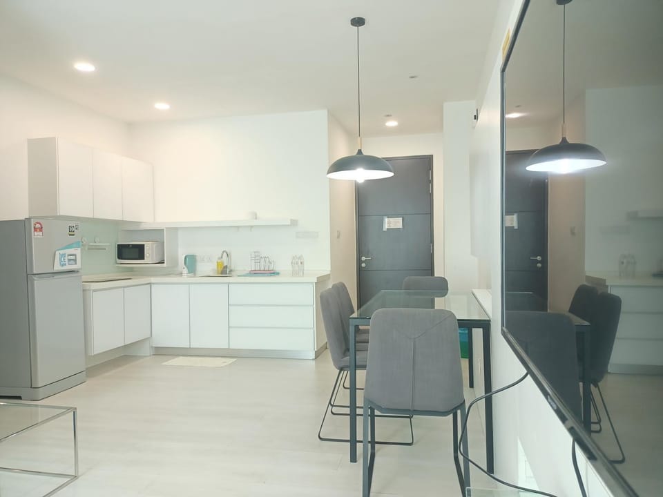 Deluxe Suites Stay, Netflix,2BR, Apartment in George Town