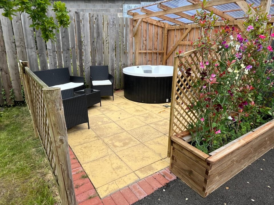Patio, Patio, Natural landscape, Children play ground, Children play ground, Hot Tub, Hot Tub, Location, children, children, children, young children, young children, young children, older children, older children, older children