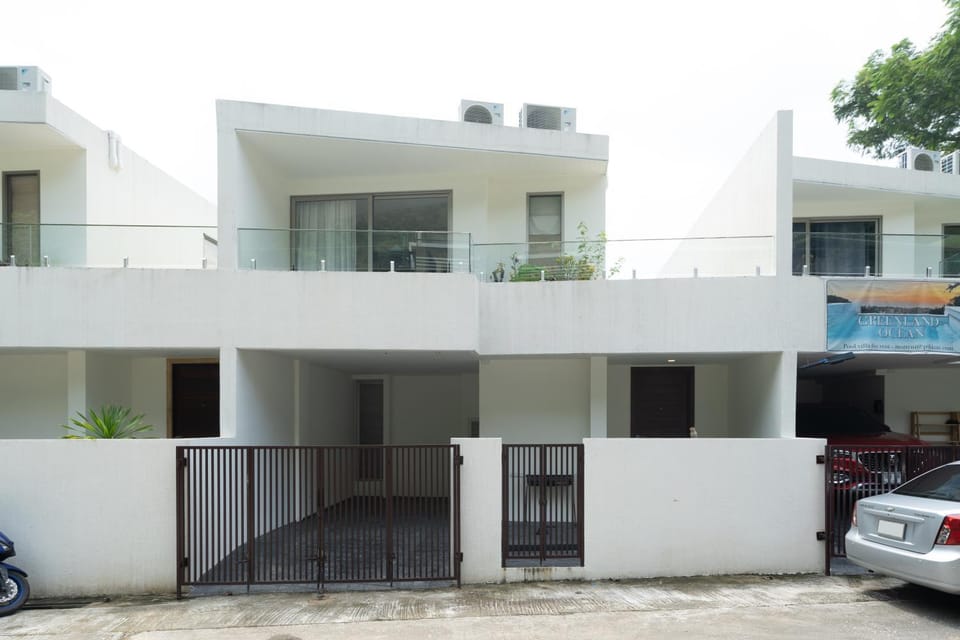 Property building, Day, Parking