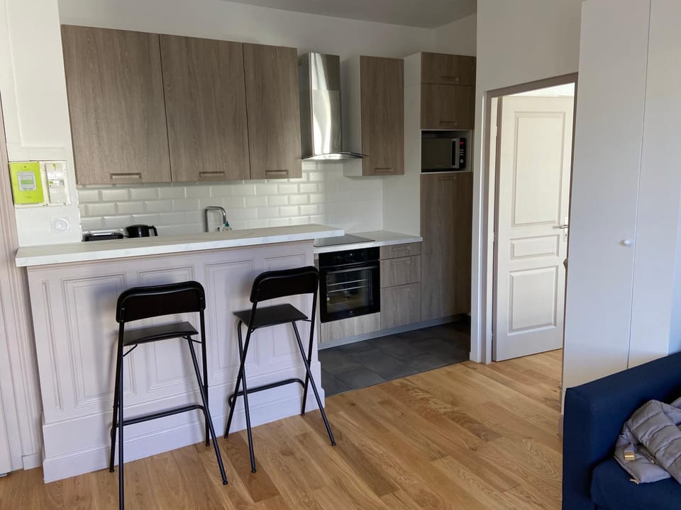 Kitchen or kitchenette