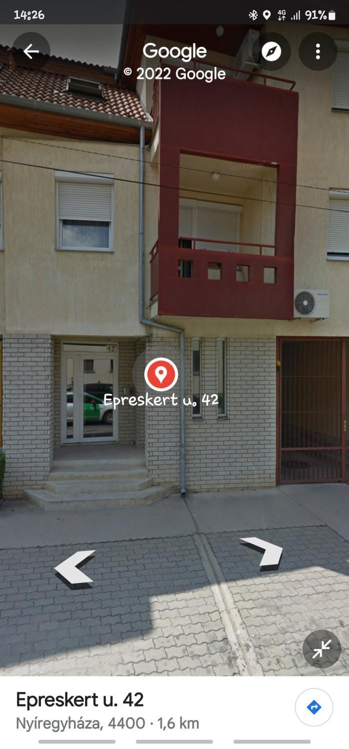 Facade/entrance