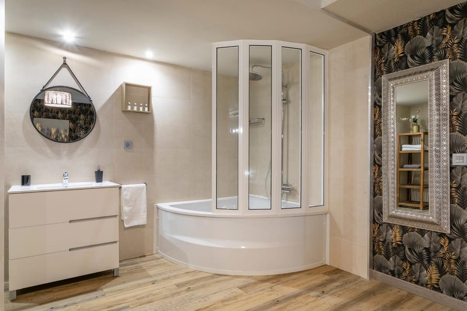 Shower, Bath