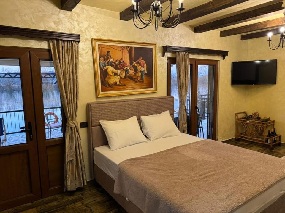 Bed, TV and multimedia, Bedroom, Lake view