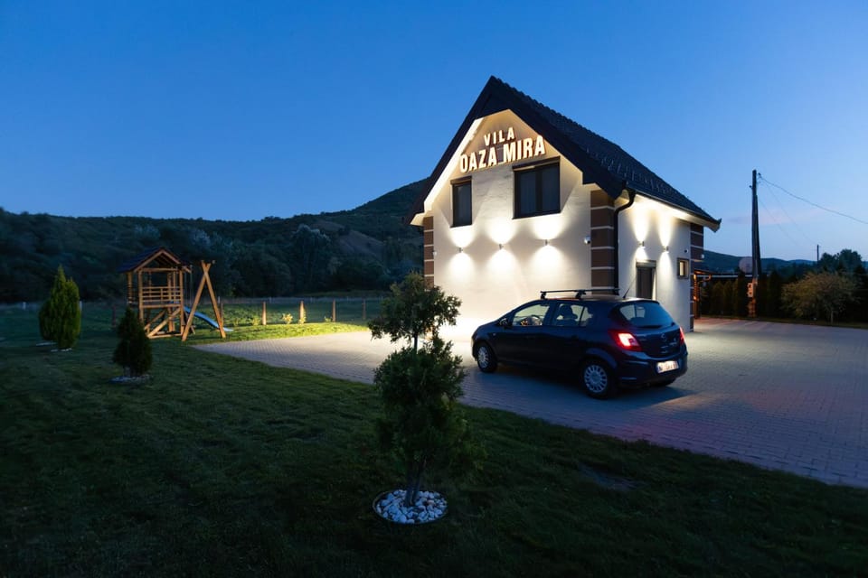 Vila Oaza mira Draganići House in Serbia