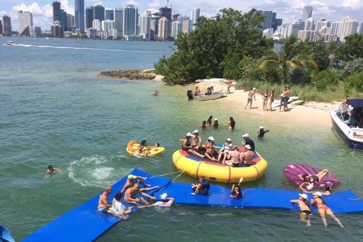 Vacay Spot Happy Escape 15 Min Beach Massage Shower Prime LOC! 6 blocks away from Bars, Nite Clubs, Res, Shops House in Coconut Grove