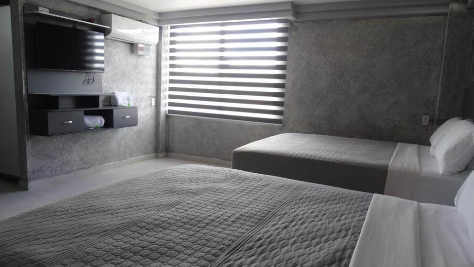 Bed, TV and multimedia, Photo of the whole room, air conditioner