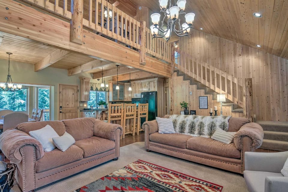 Duck Creek Village Cabin: Hike, Ski, & Bike! Cabin in Utah