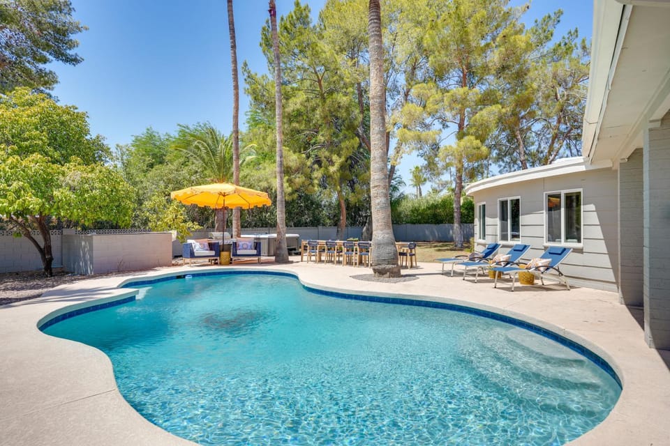 Pool, Hot Tub: Family-Friendly Scottsdale Home! House in Phoenix