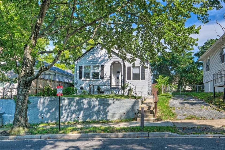 6 Mi to National Mall: Modern DC Apartment! Apartment in District of Columbia