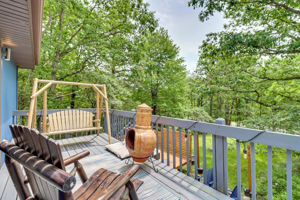 Hot Tub, Fire Pit & Barrel Sauna: Poconos Abode House in Tunkhannock Township