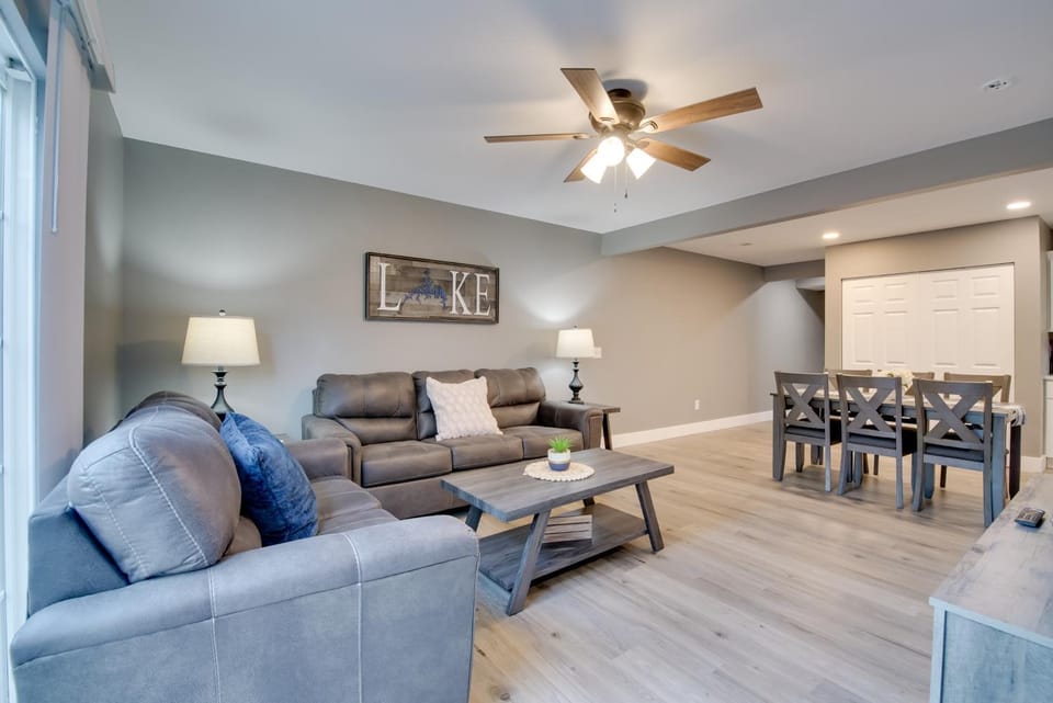 Pet-Friendly Home, 9 Mi to Silver Dollar City House in Kimberling City