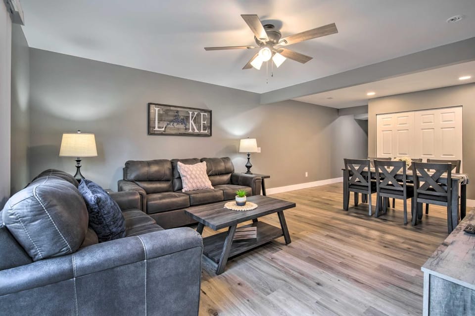 Pet-Friendly Abode, Walk to Table Rock Lake! House in Kimberling City