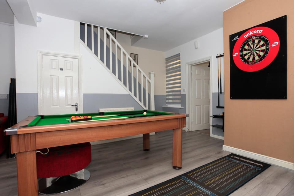 Luxury Hot Tub Entertainment Room Central Park House in England