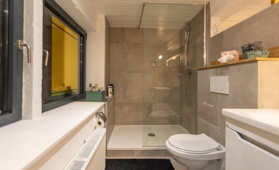 Shower, Toilet, Bathroom
