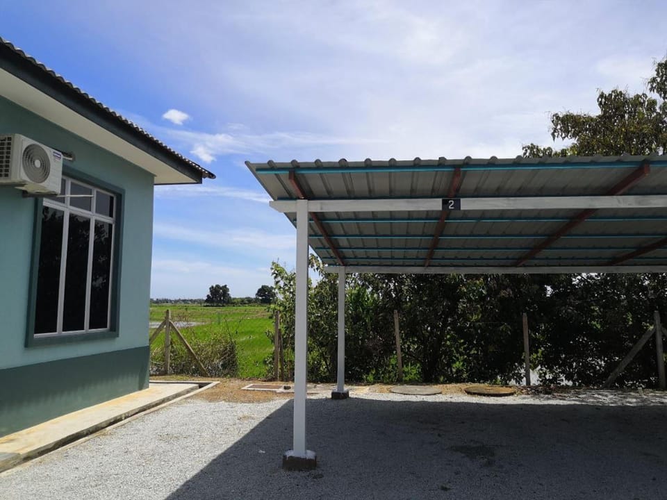UMMI'S Homestay Besut House in Besut