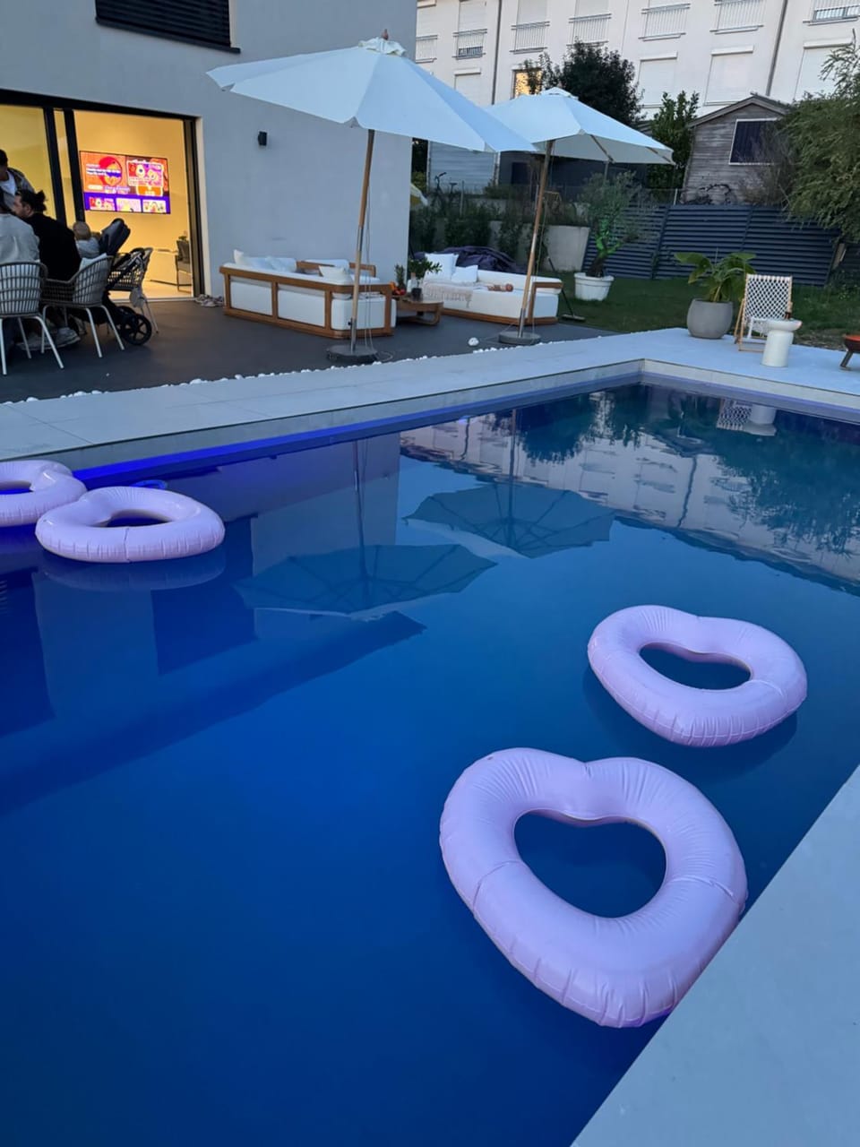Swimming pool