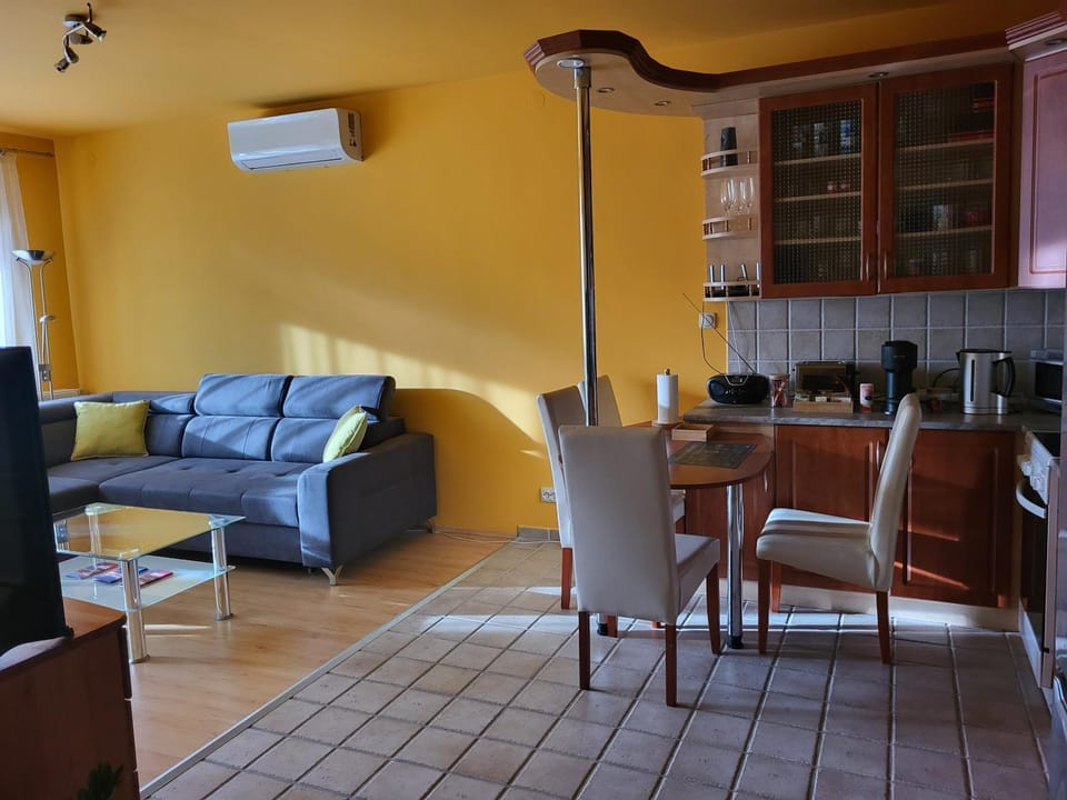 Kiss-Füredi Apartman Szeged Apartment in Szeged