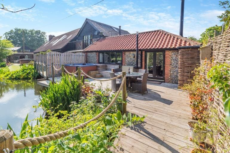 Garden, Lake view