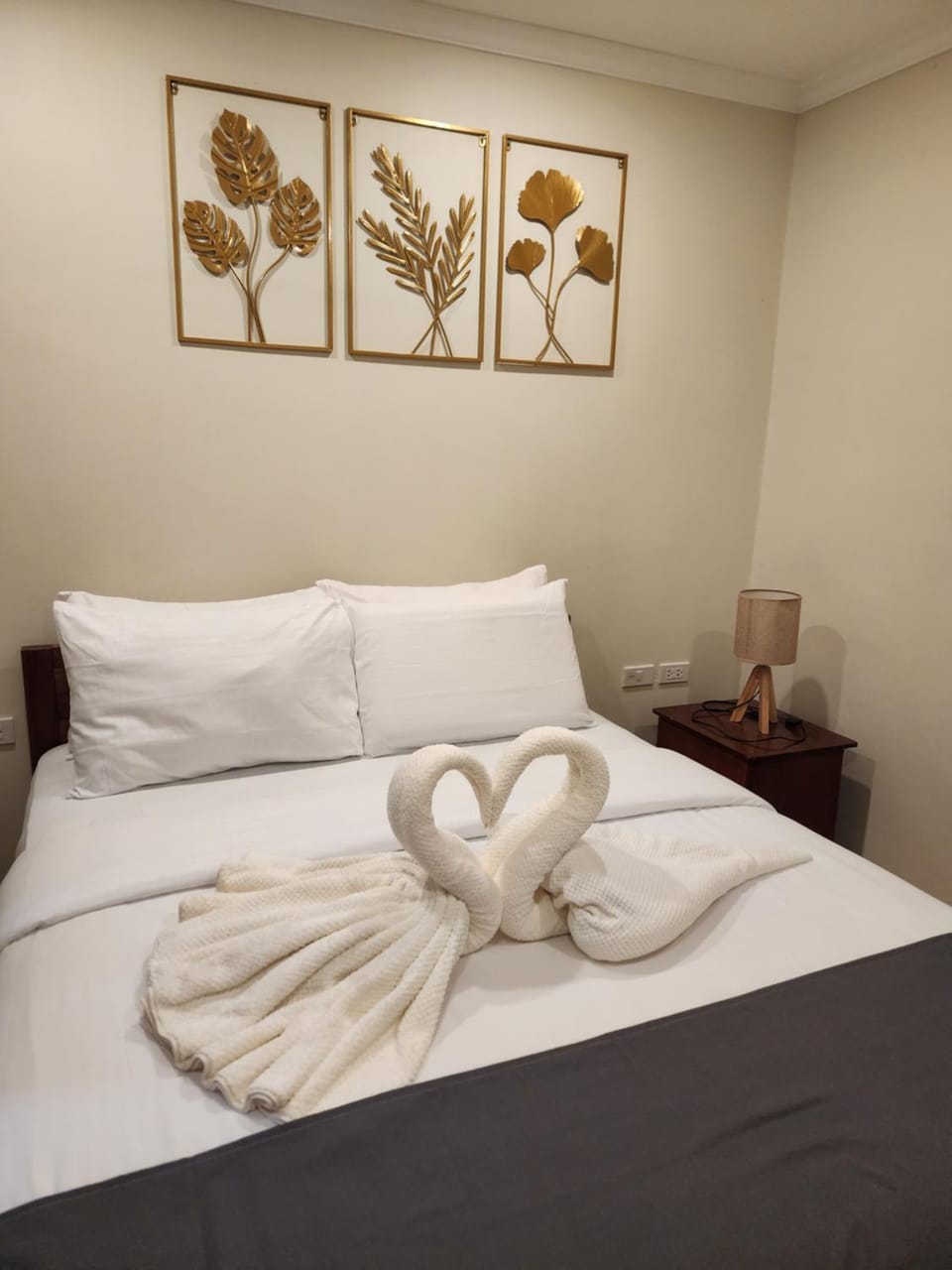 Champagne Palm Resort Apartment in Panglao