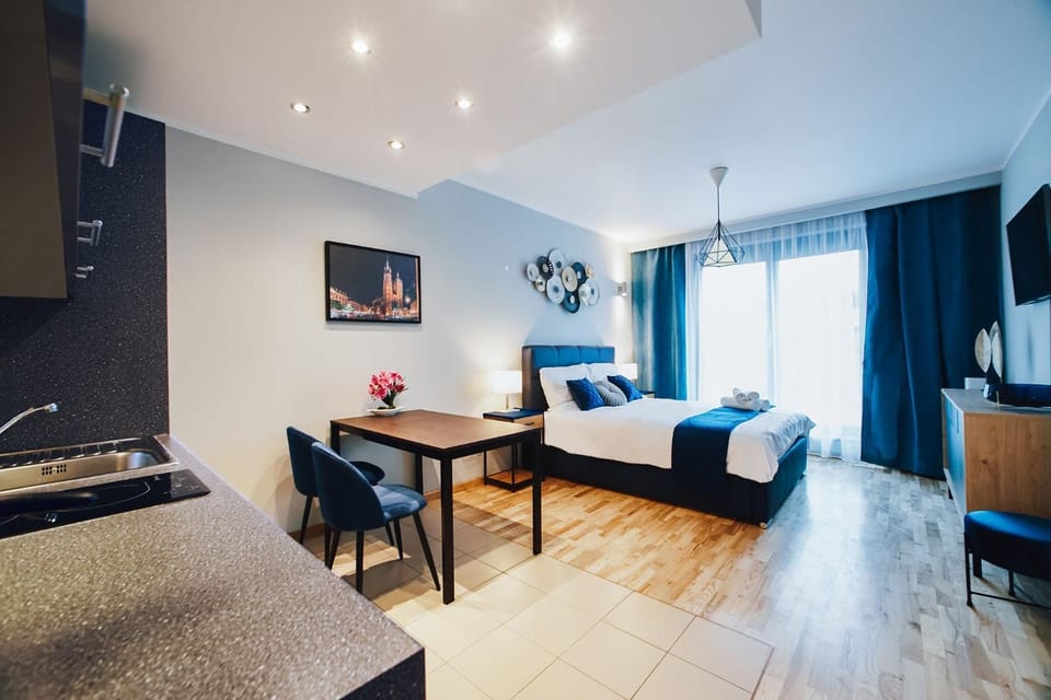 Bed, Living room, Photo of the whole room, Seating area, Dining area, Bedroom
