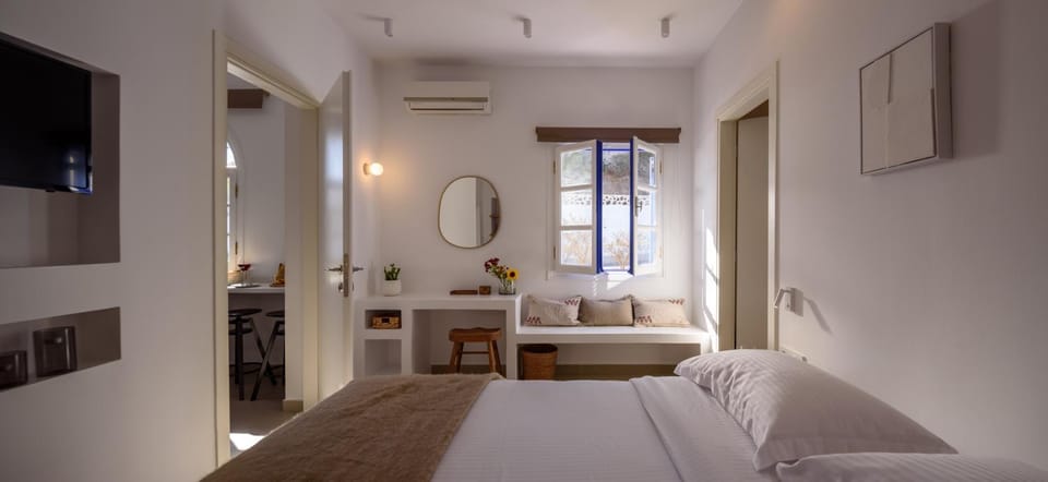 Photo of the whole room, Decorative detail, Bedroom
