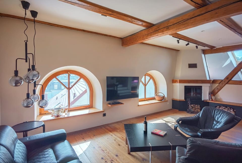 Communal lounge/ TV room, Living room, Seating area