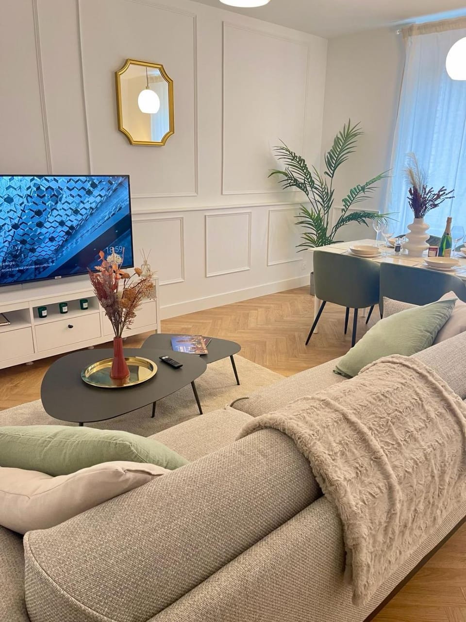 TV and multimedia, Living room, Seating area