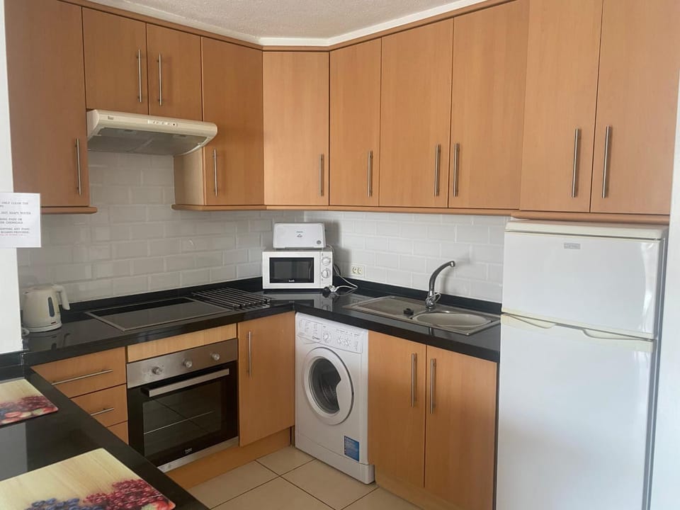 Lovely Self Catering 1 bed Apartment 6A2, Los Cristianos, Tenerife Apartment in Los Cristianos