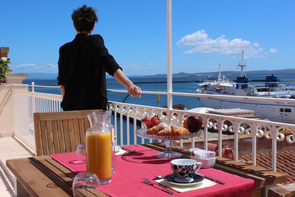 Staff, Food and drinks, Sea view