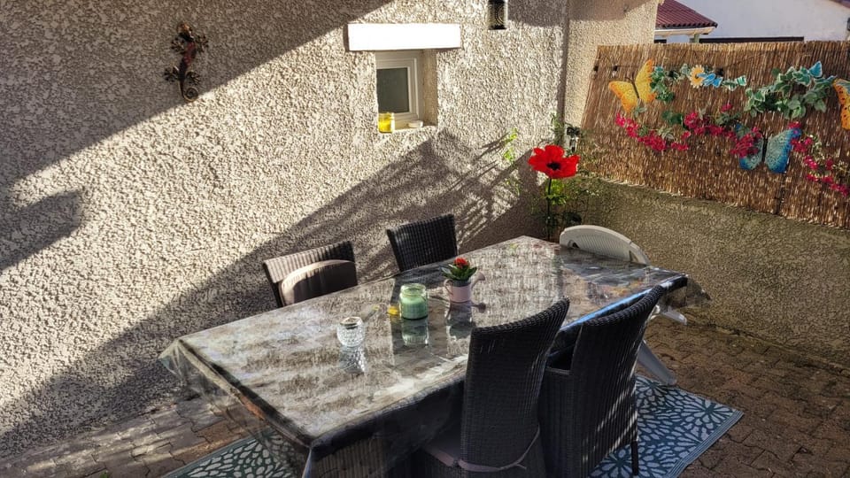 LA TRABOULE Maison de ville avec extérieur House in Auvergne-Rhône-Alpes