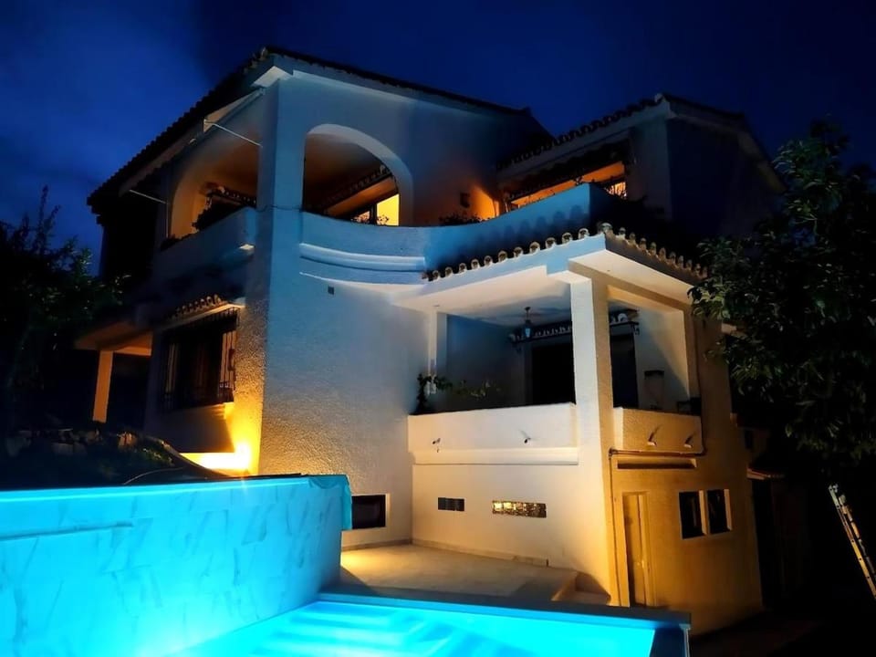 Evans Realty AF Villa de lujo & Piscina & Parking Villa in Benalmadena