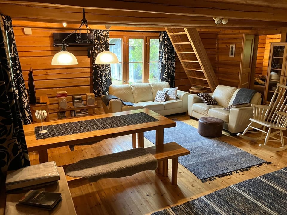 Living room, Seating area
