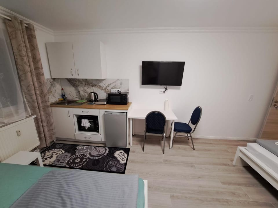 Pension Alex - TocXan UG Bed and Breakfast in Magdeburg