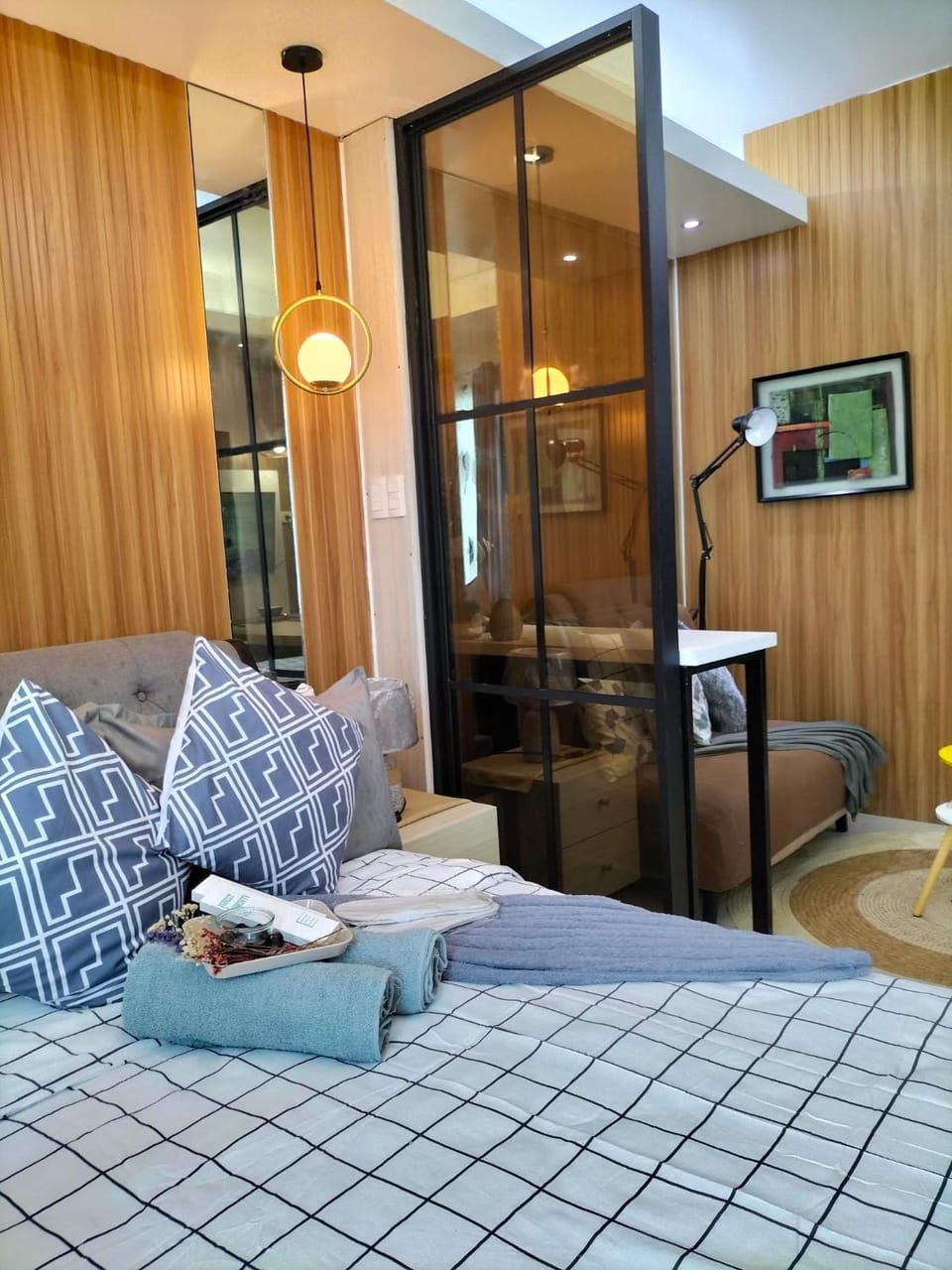 Bed, Living room, Bedroom