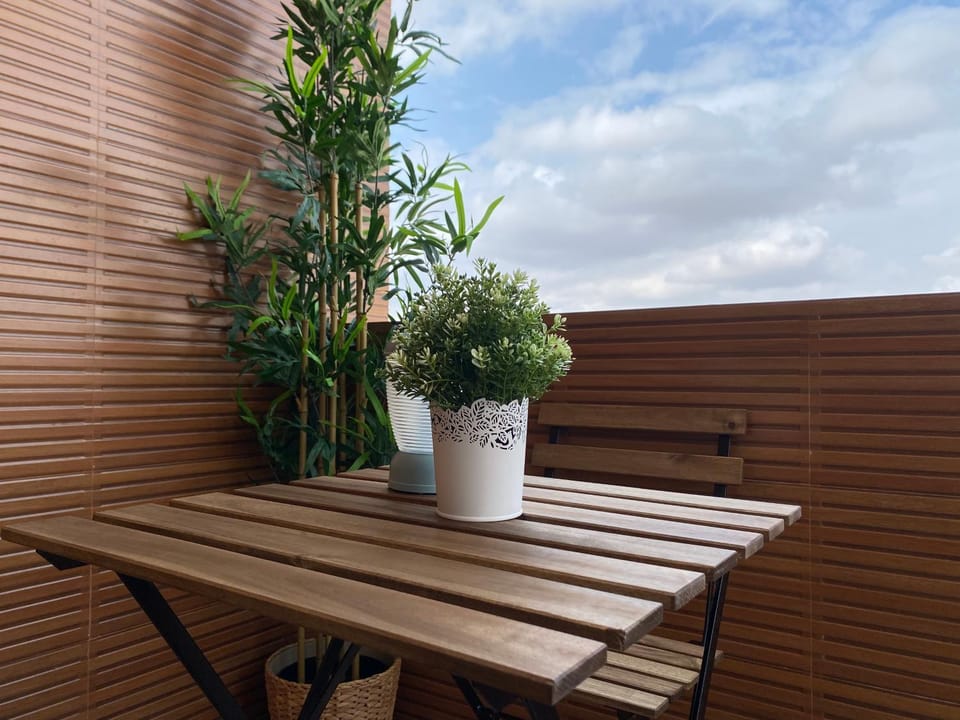 Patio, Day, Balcony/Terrace