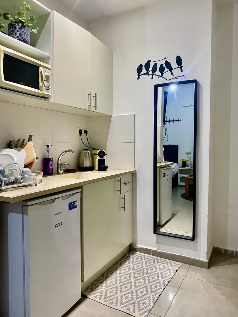 כמו חדר במלון מרפסת חניה פרטית Apartment in Tel Aviv-Yafo